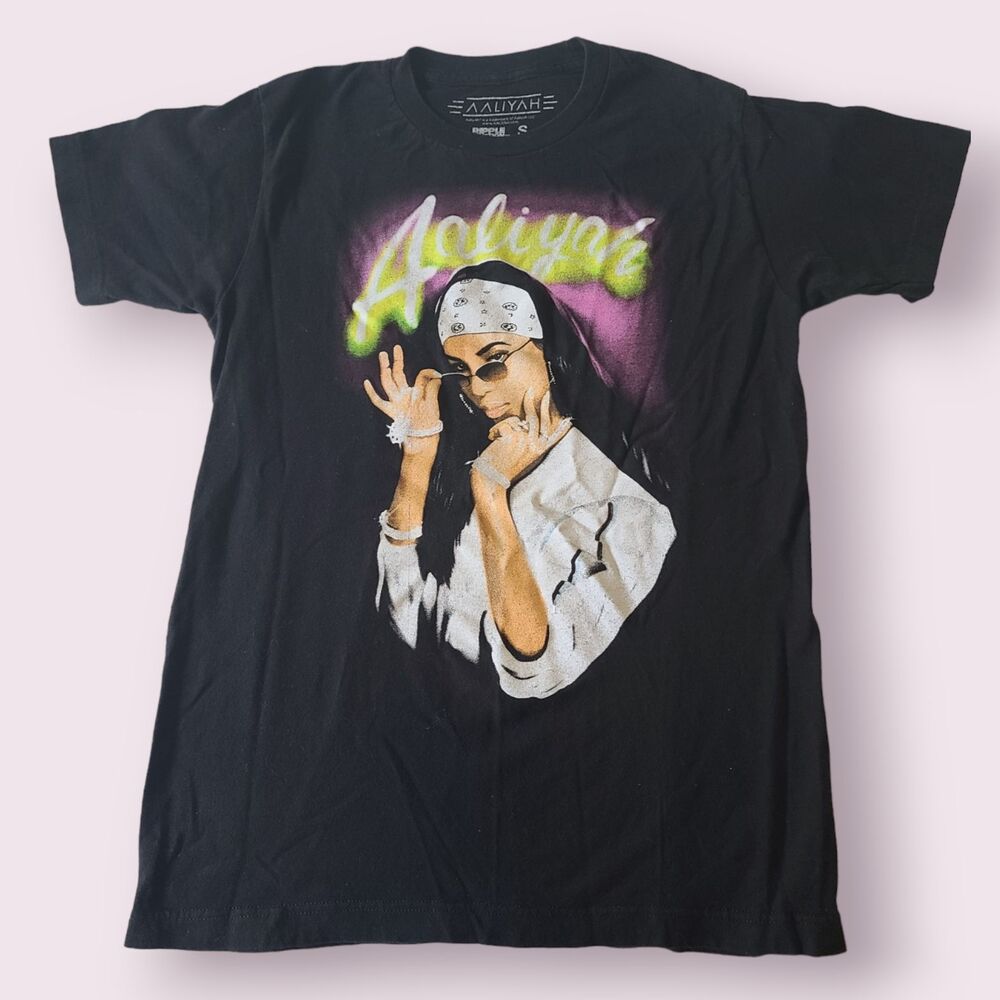 Ripple Junction Aaliyah Tshirt Size Small Black Airbrush Style